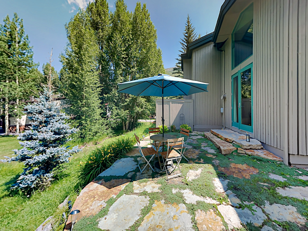 East Vail Townhome Walk to Shuttle Stop 3 Bedrooms Sleeps 6