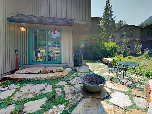 East Vail Townhome Walk to Shuttle Stop 3 Bedrooms Sleeps 6
