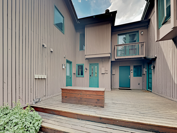 East Vail Townhome Walk to Shuttle Stop 3 Bedrooms Sleeps 6