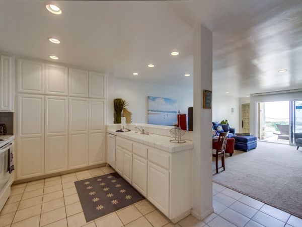 San Diego Beach Communities North Condo 996196