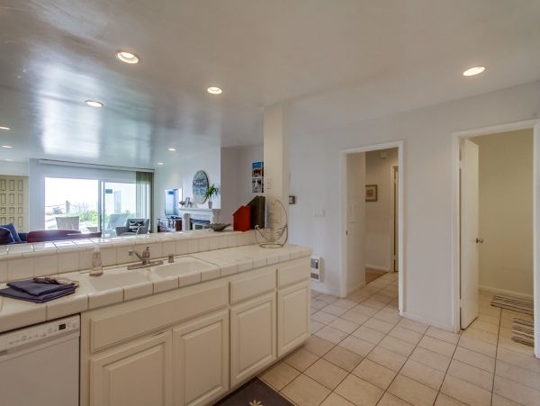 San Diego Beach Communities North Condo 996196