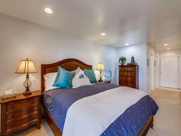 San Diego Beach Communities North Condo 996196