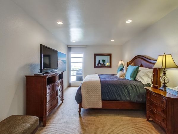 San Diego Beach Communities North Condo 996196