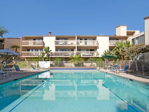 San Diego Beach Communities North Condo 996198