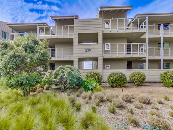 San Diego Beach Communities North Condo 996202