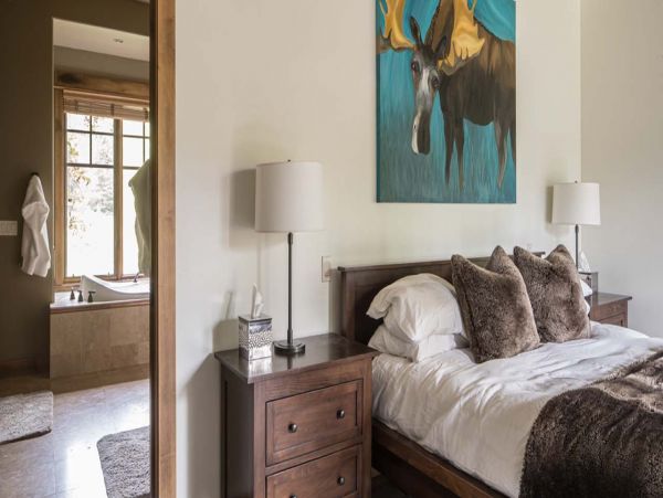 Luxurious Cozy Vacation Home In Big Sky 12 Guests