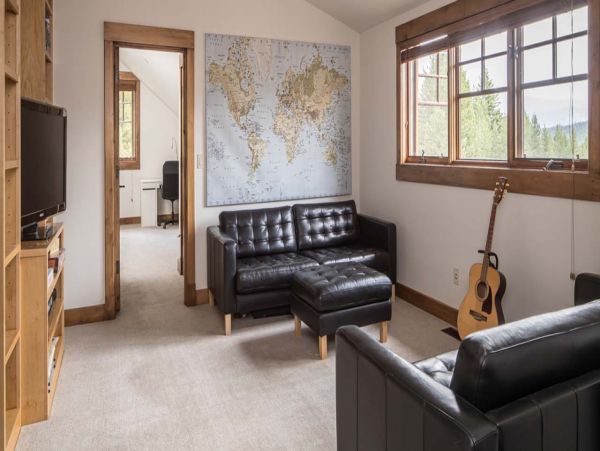 Luxurious Cozy Vacation Home In Big Sky 12 Guests