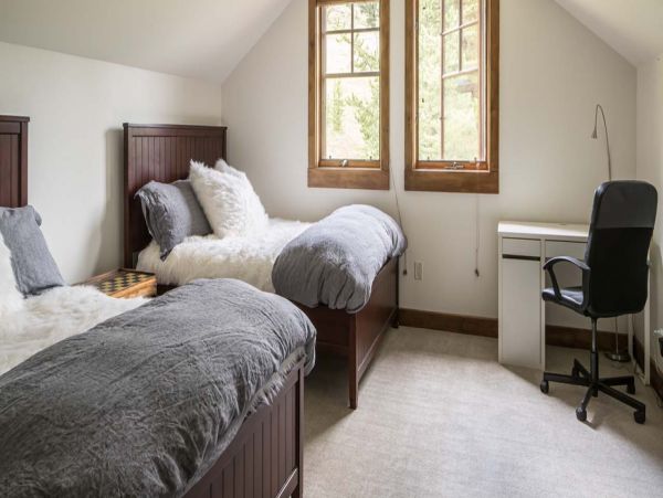 Luxurious Cozy Vacation Home In Big Sky 12 Guests