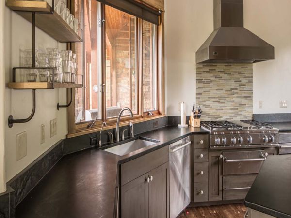 Luxurious Cozy Vacation Home In Big Sky 12 Guests