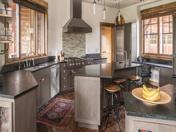 Luxurious Cozy Vacation Home In Big Sky 12 Guests