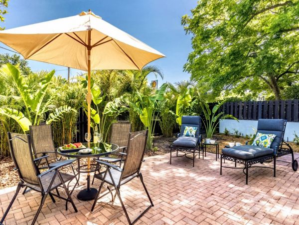 Luxury Renovated Vacation Home in Sarasota 3 Bedrooms
