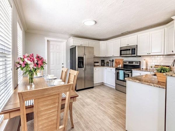 Luxury Renovated Vacation Home in Sarasota 3 Bedrooms