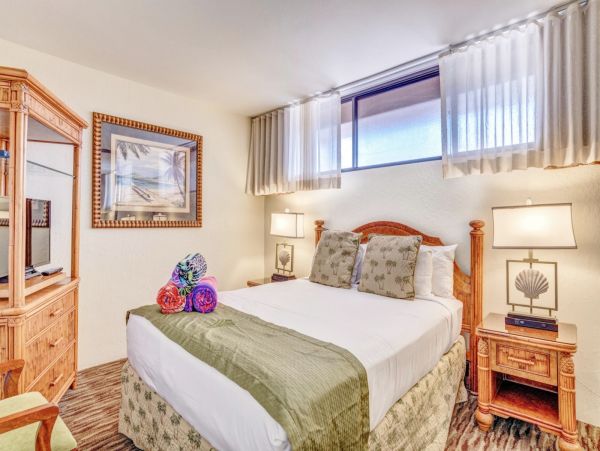 Lahaina Two Bedroom Vacation Condo Best Resort Amenities