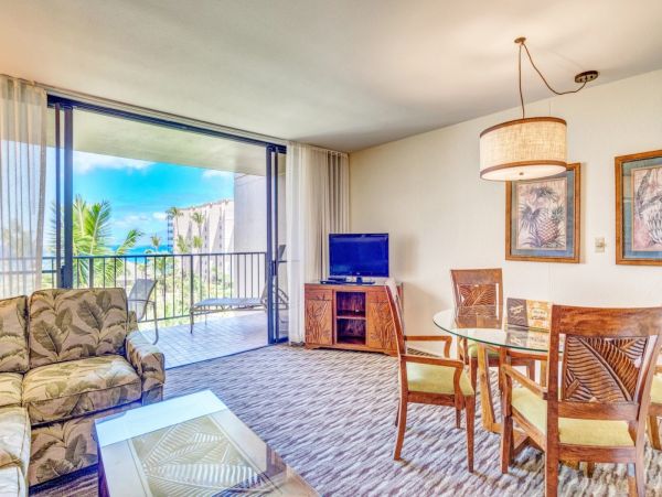 Lahaina Two Bedroom Vacation Condo Best Resort Amenities