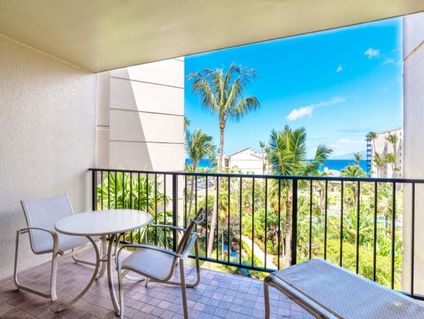 Lahaina Two Bedroom Vacation Condo Best Resort Amenities