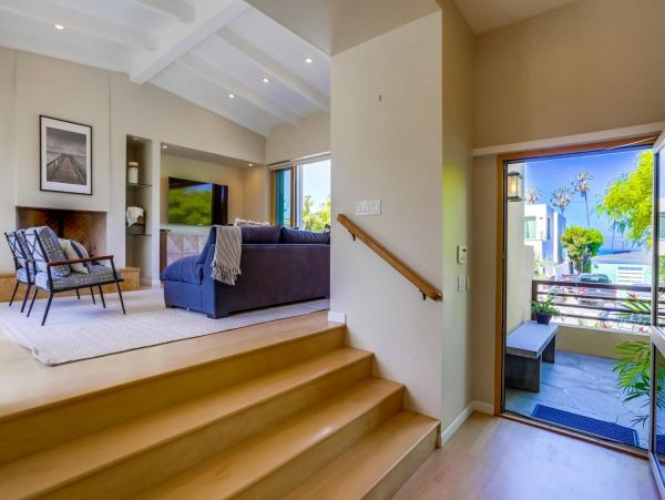 La Jolla 3 Bedroom Rental Home, Only Steps from Beach!