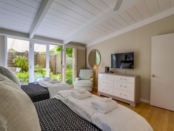 La Jolla 3 Bedroom Rental Home, Only Steps from Beach!
