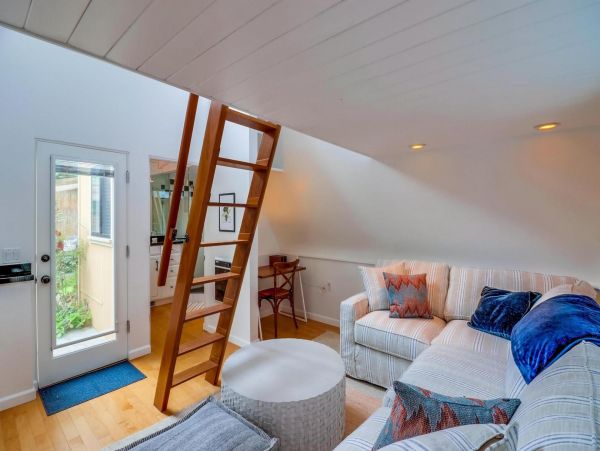 La Jolla 3 Bedroom Rental Home, Only Steps from Beach!