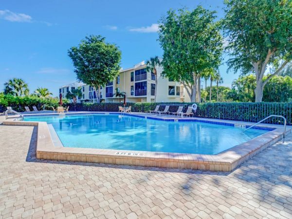 Fort Myers Beach Vacation Condo With Tennis Court Sleeps 4