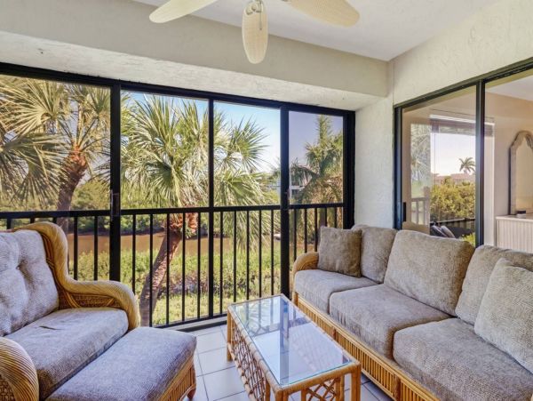 Fort Myers Beach Vacation Condo With Tennis Court Sleeps 4