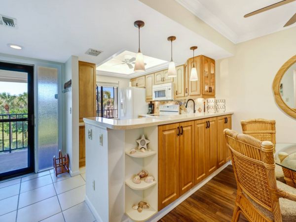 Fort Myers Beach Vacation Condo With Tennis Court Sleeps 4