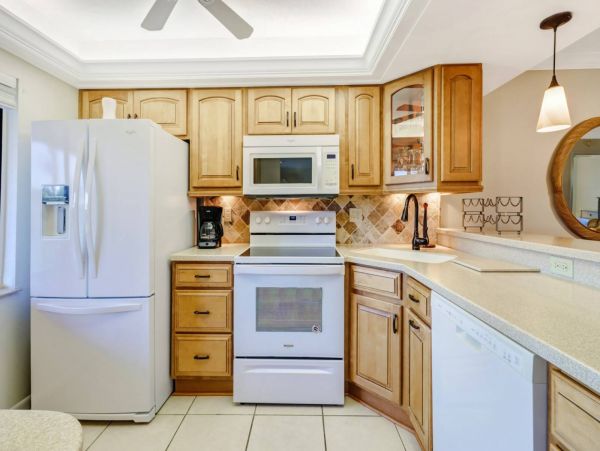 Fort Myers Beach Vacation Condo With Tennis Court Sleeps 4