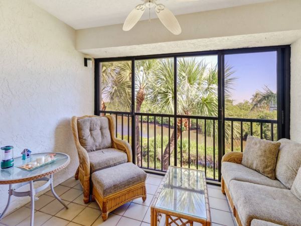 Fort Myers Beach Vacation Condo With Tennis Court Sleeps 4