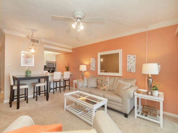 Bonita Springs Beachfront Vacation Condo With Pool Sleeps 4