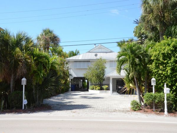 Bonita Springs One Bedroom Vacation Condo On The Beach