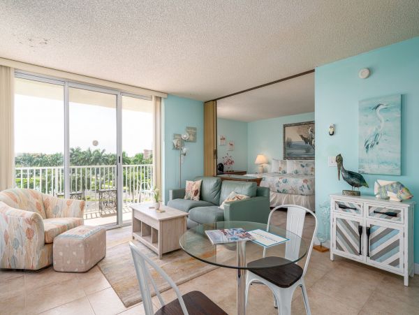 Fort Myers Beachfront One Bedroom Rental Condo