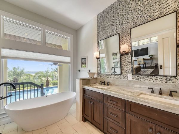 Hilton Head Luxurious 5 Bedroom Oceanfront Vacation Home