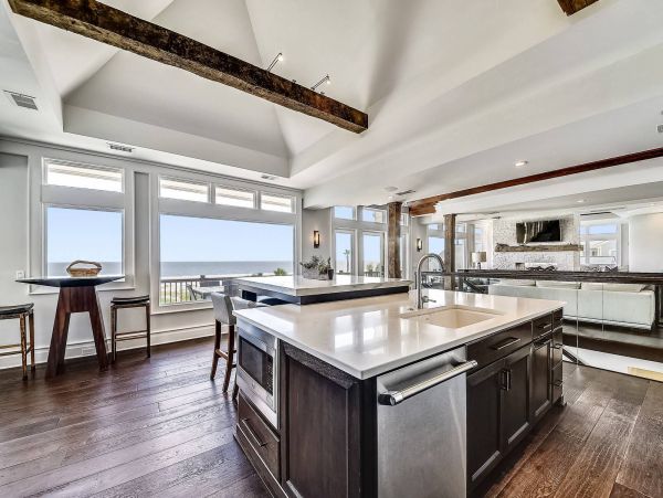 Hilton Head Luxurious 5 Bedroom Oceanfront Vacation Home