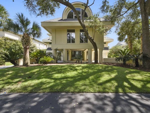 Hilton Head Luxurious 5 Bedroom Oceanfront Vacation Home