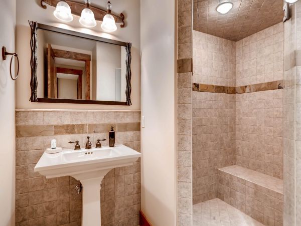 Cozy 6-Bed Park City Vacation Rental with Private Hot Tub