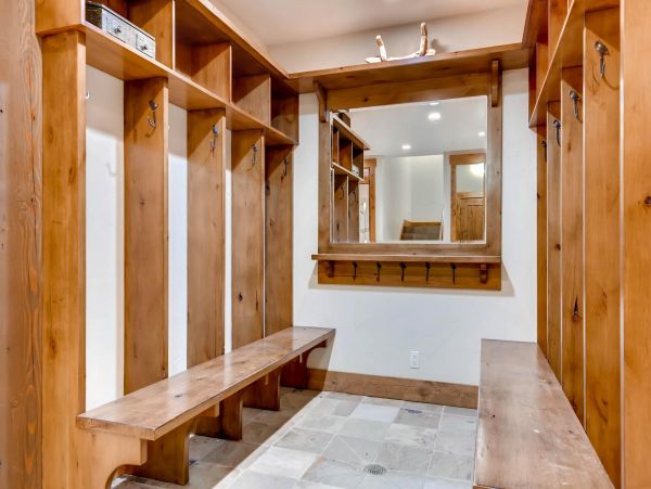 Cozy 6-Bed Park City Vacation Rental with Private Hot Tub
