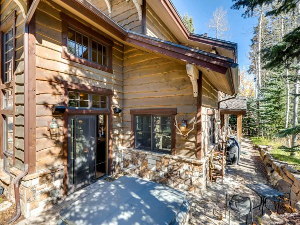 Cozy 6-Bed Park City Vacation Rental with Private Hot Tub