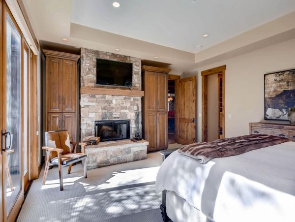 Cozy 6-Bed Park City Vacation Rental with Private Hot Tub