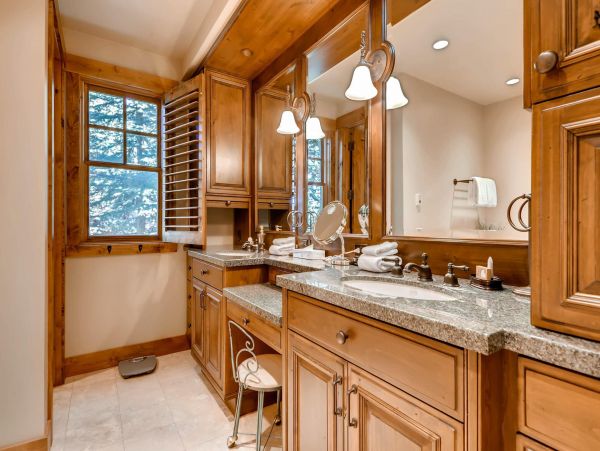 Cozy 6-Bed Park City Vacation Rental with Private Hot Tub