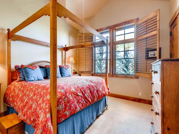 Cozy 6-Bed Park City Vacation Rental with Private Hot Tub