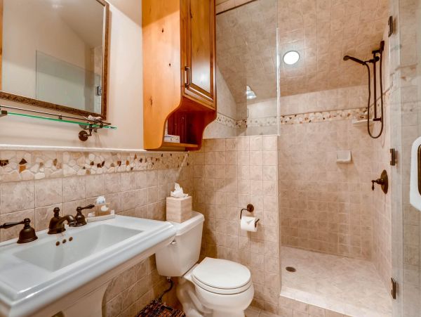 Cozy 6-Bed Park City Vacation Rental with Private Hot Tub