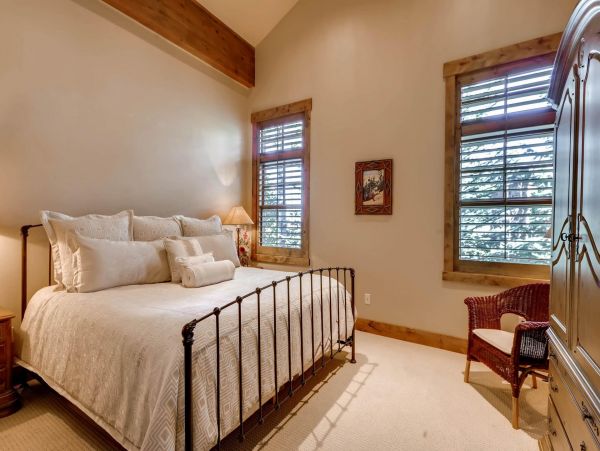 Cozy 6-Bed Park City Vacation Rental with Private Hot Tub