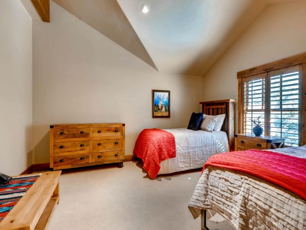 Cozy 6-Bed Park City Vacation Rental with Private Hot Tub