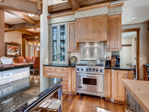 Cozy 6-Bed Park City Vacation Rental with Private Hot Tub