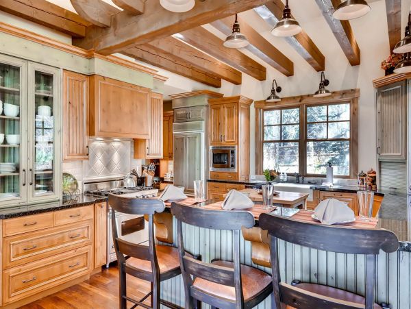 Cozy 6-Bed Park City Vacation Rental with Private Hot Tub