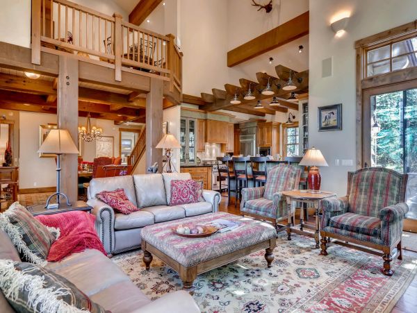 Cozy 6-Bed Park City Vacation Rental with Private Hot Tub