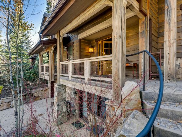 Cozy 6-Bed Park City Vacation Rental with Private Hot Tub