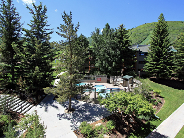Park City Ski in Ski Out Access Award Winning Amenities.