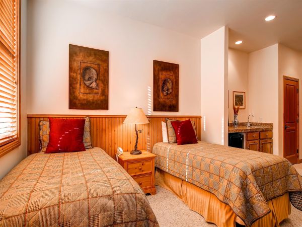 Park City Deer Valley Canyons Resort Condo 996403