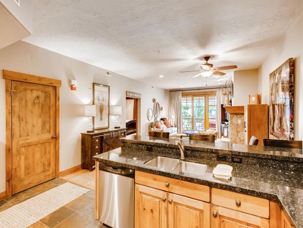 Park City Deer Valley Canyons Resort Condo 996436