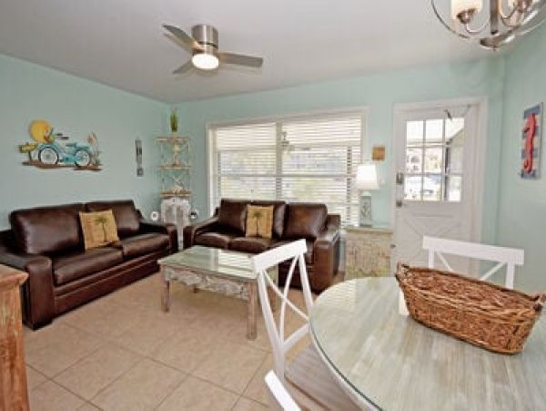 Manasota Key 2 Bedroom Vacation Home Located at Beach